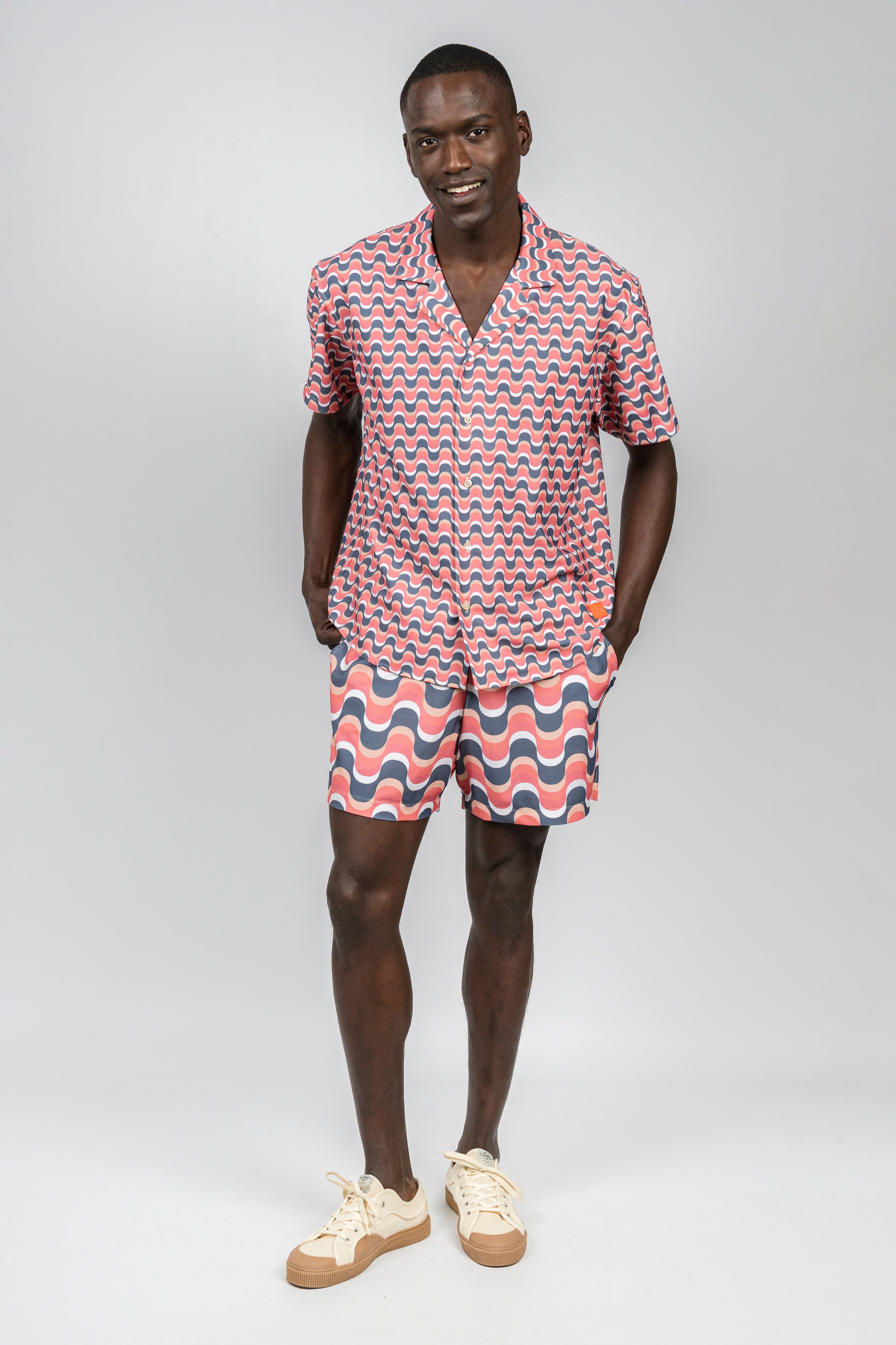 drt_Waves_Resort_red_Short_model_front